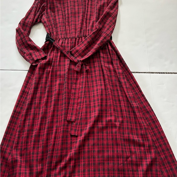 Vintage Expo Petite long dress size 10 
Made in USA
Faux vest - Picture 11 of 13